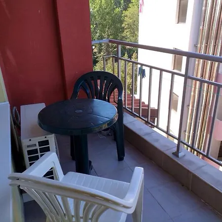 Sanny Garden Апартамент