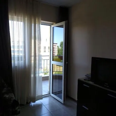 Sanny Garden Apartament *